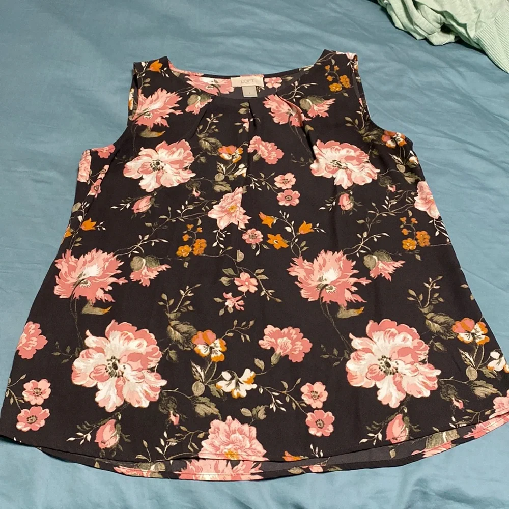 Loft tank size S. - Picture 1 of 3